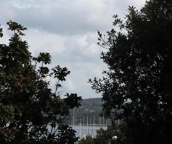 With A Parking Space Jezera, Murter - 11373 *